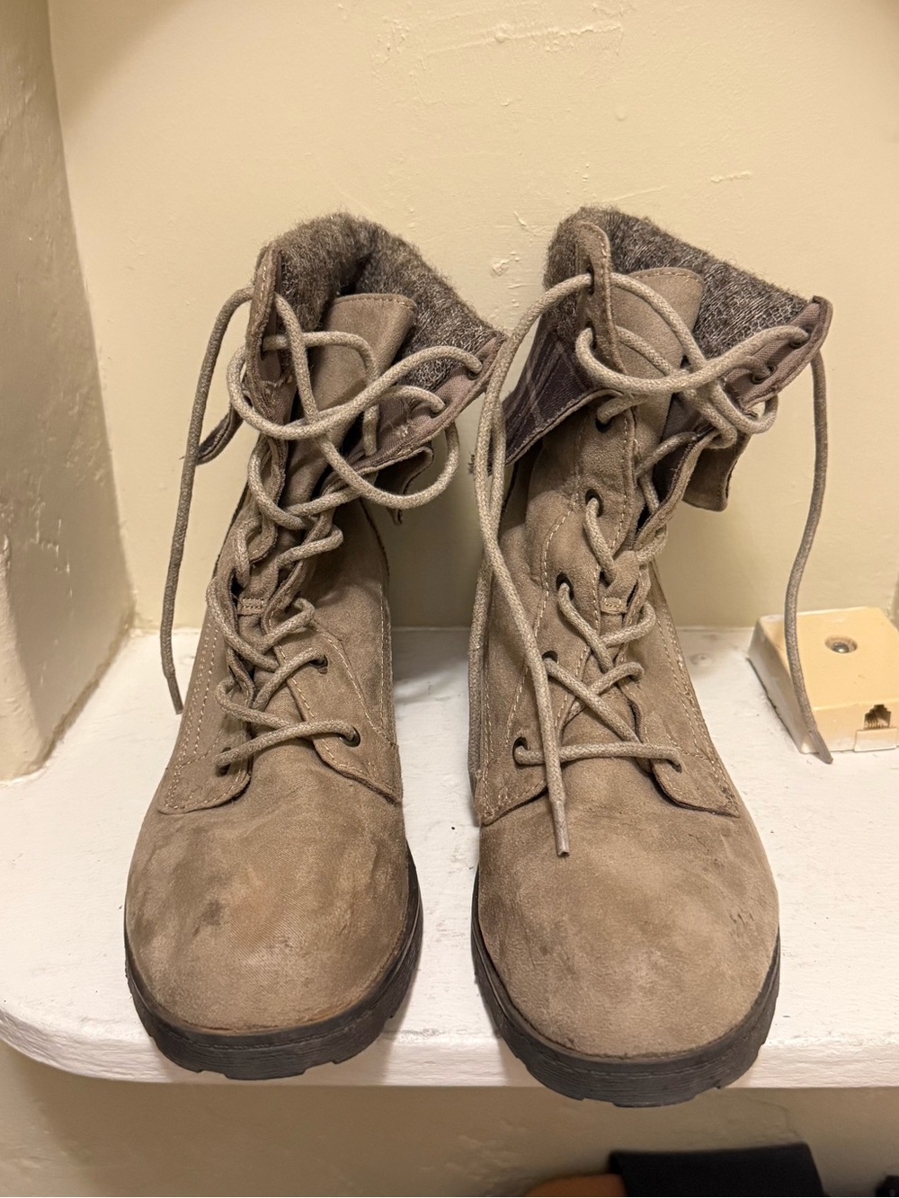 Brash Taupe Lace-Up Foldover Ankle Boots Size 9